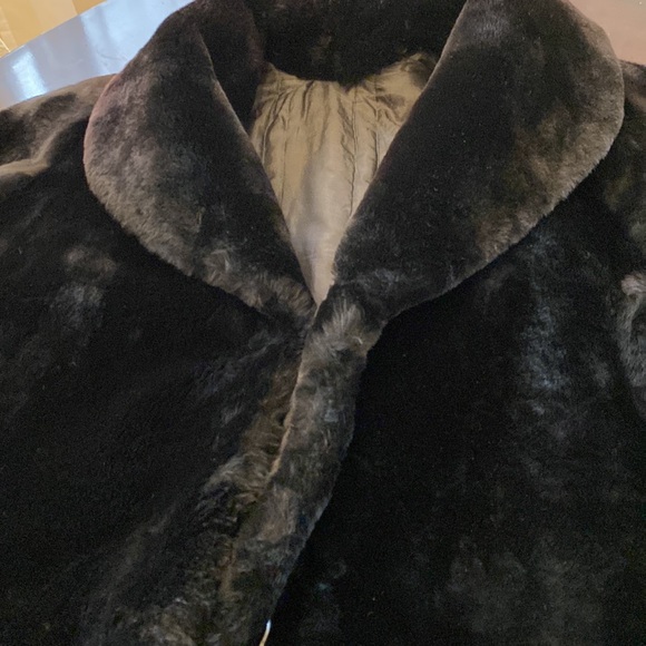 Woman’s long heavy sheepskin fur coat Sz 16,18 - Picture 13 of 16